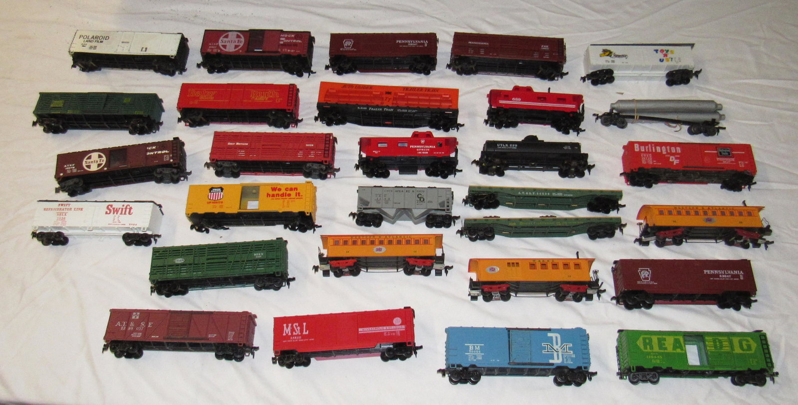 Lot of Misc HO Scale Train Cars: Getting all pictured