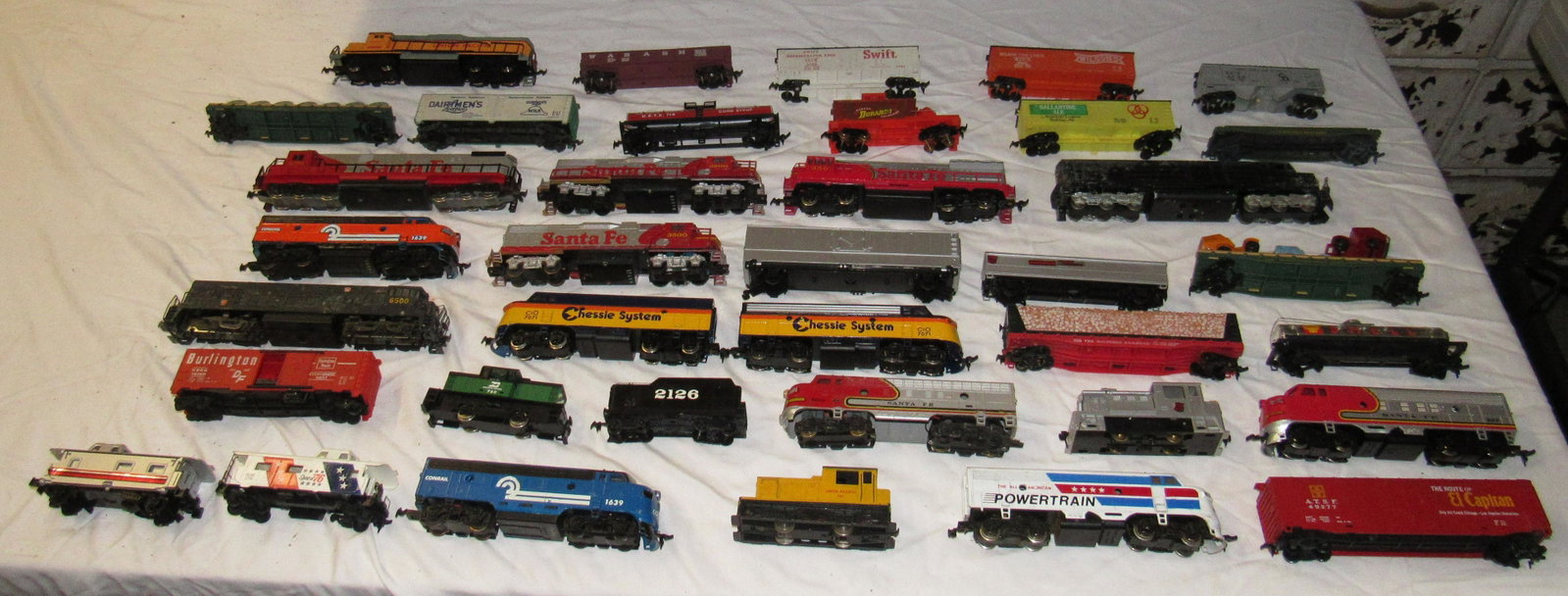 HO Scale Trains Diesel Locomotives: Getting all pictured
