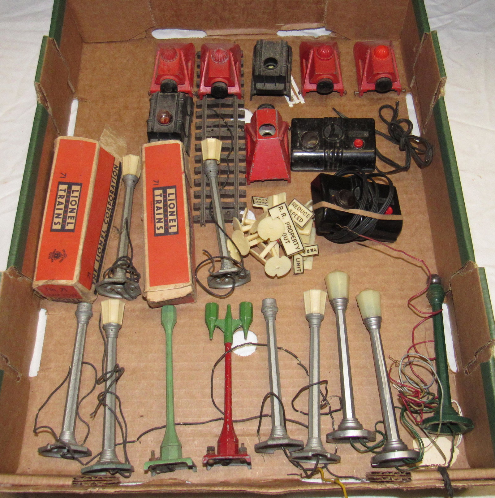 Lionel Bumpers Push Buttons Light Posts: Also includes some American Flyer light poles