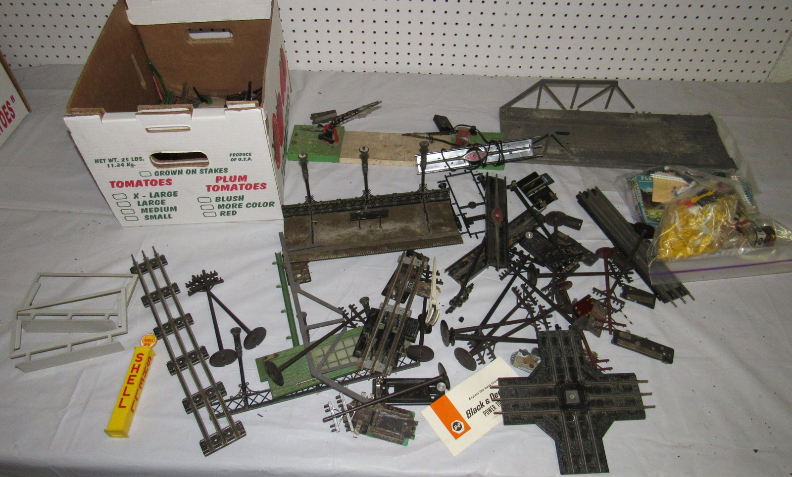 Table Contents of Misc Train Accessories: Getting all pictured