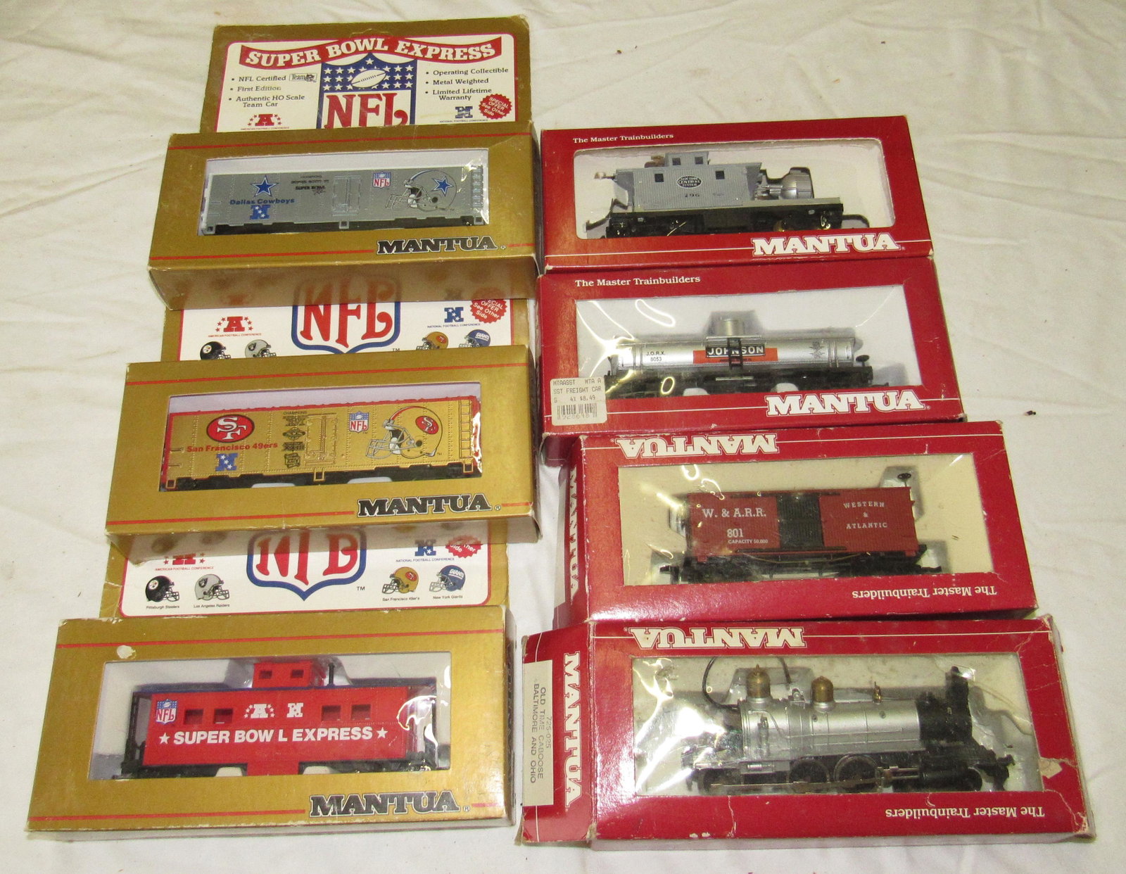 Mantua HO Scale Trains NFL 49ers Cowboys: Getting all pictured