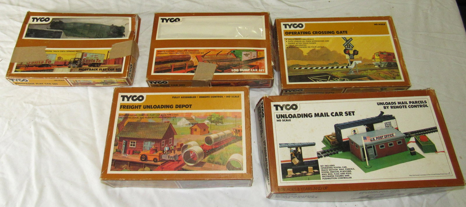 Tyco Freight Unloading Depot Mail Car Set Trains: Getting all pictured