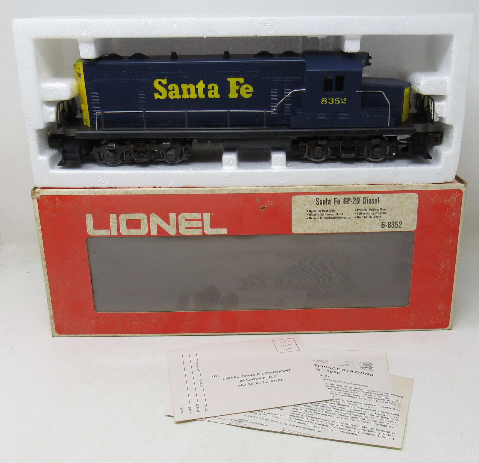 Lionel Santa Fe GP-20 Diesel Locomotive 8352: No. 6-8352