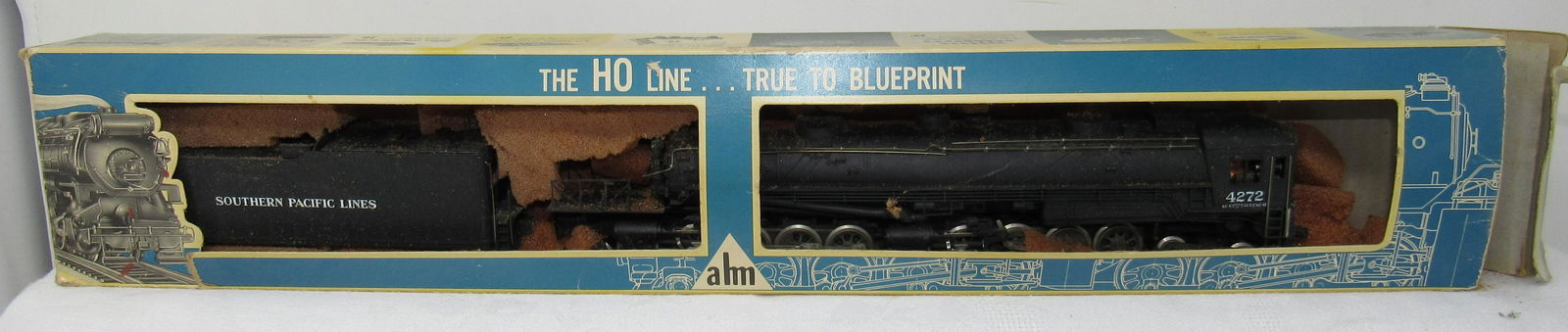 AHM Ho Scale 4272 4-8-8-2 Cab Forward Locomotive: Locomotive and Tender in original box