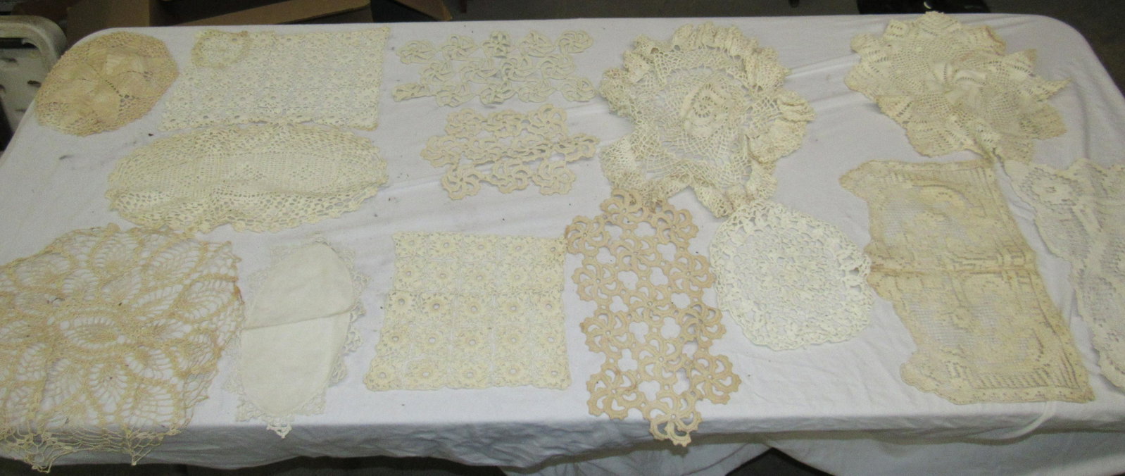 Lot of Misc Doilies: Getting all pictured