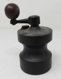 Robert Welch Modernist Grinder: Approx 2 7/8" in diameter and 5 1/4" tall