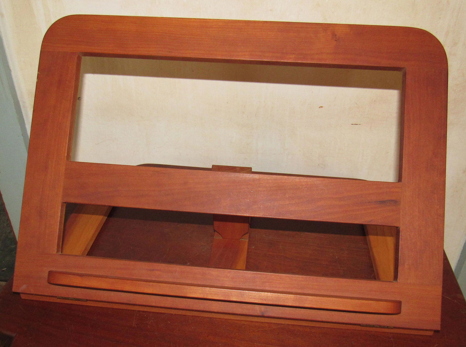Danish Style Book Easel: Approx 12 1/2" x 20" x 12 1/2" tall