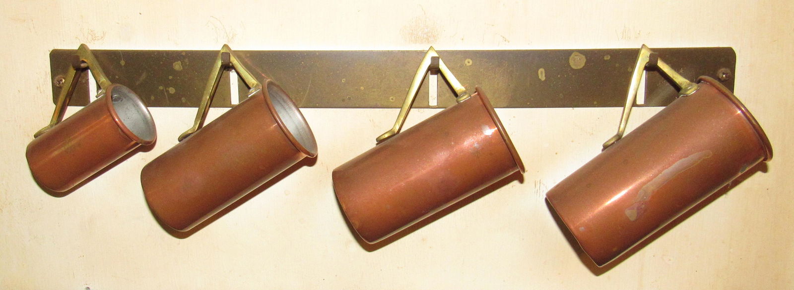 Copper Measuring Cups and Rack (1 of 1)