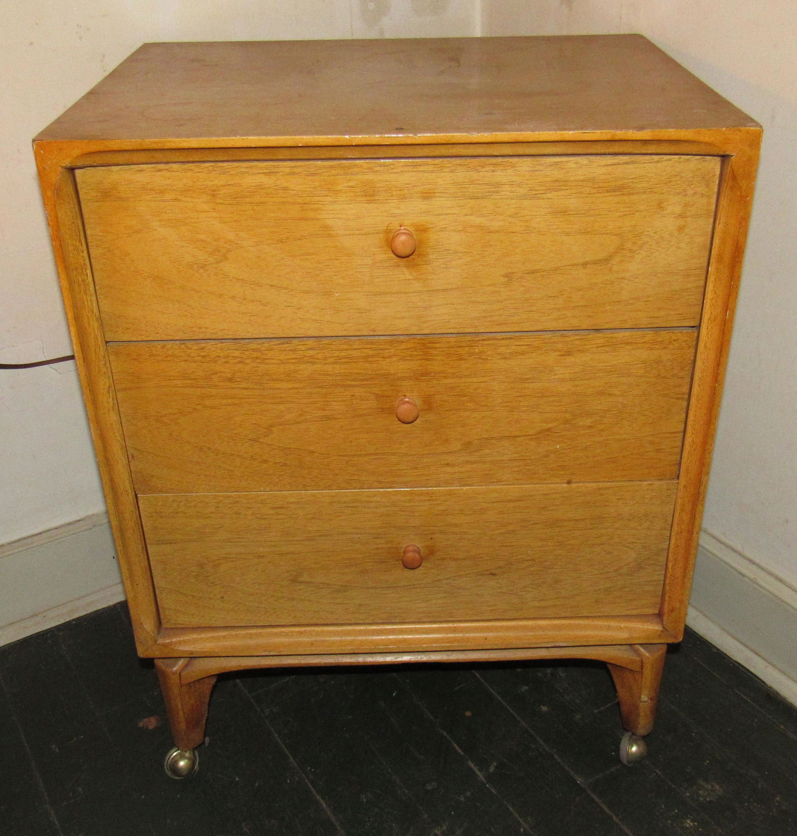 Vintage Heywood Wakefield Style 3 Drawer Stand (1 of 4)