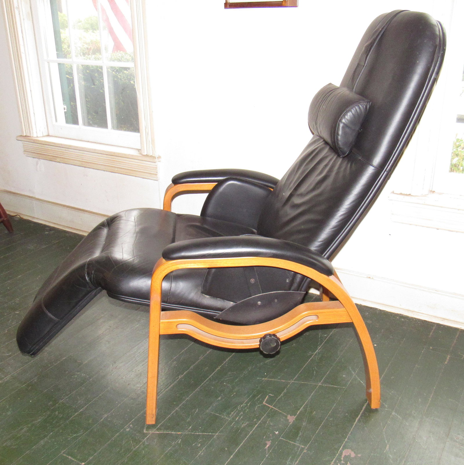 Mid Century Modern Style Recliner: Recliner
