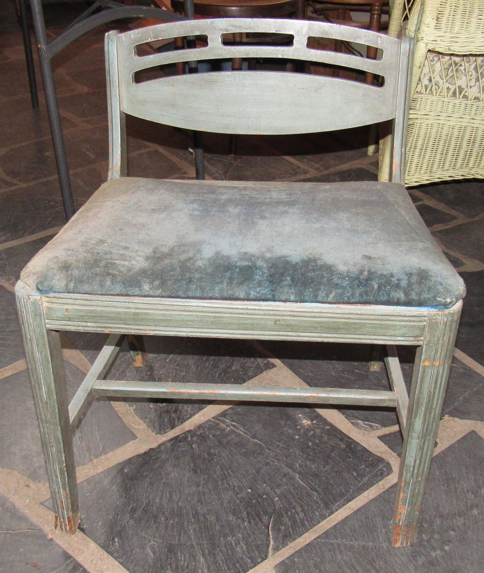 Piano Stool: Approx 15" x 22" X 25" tall