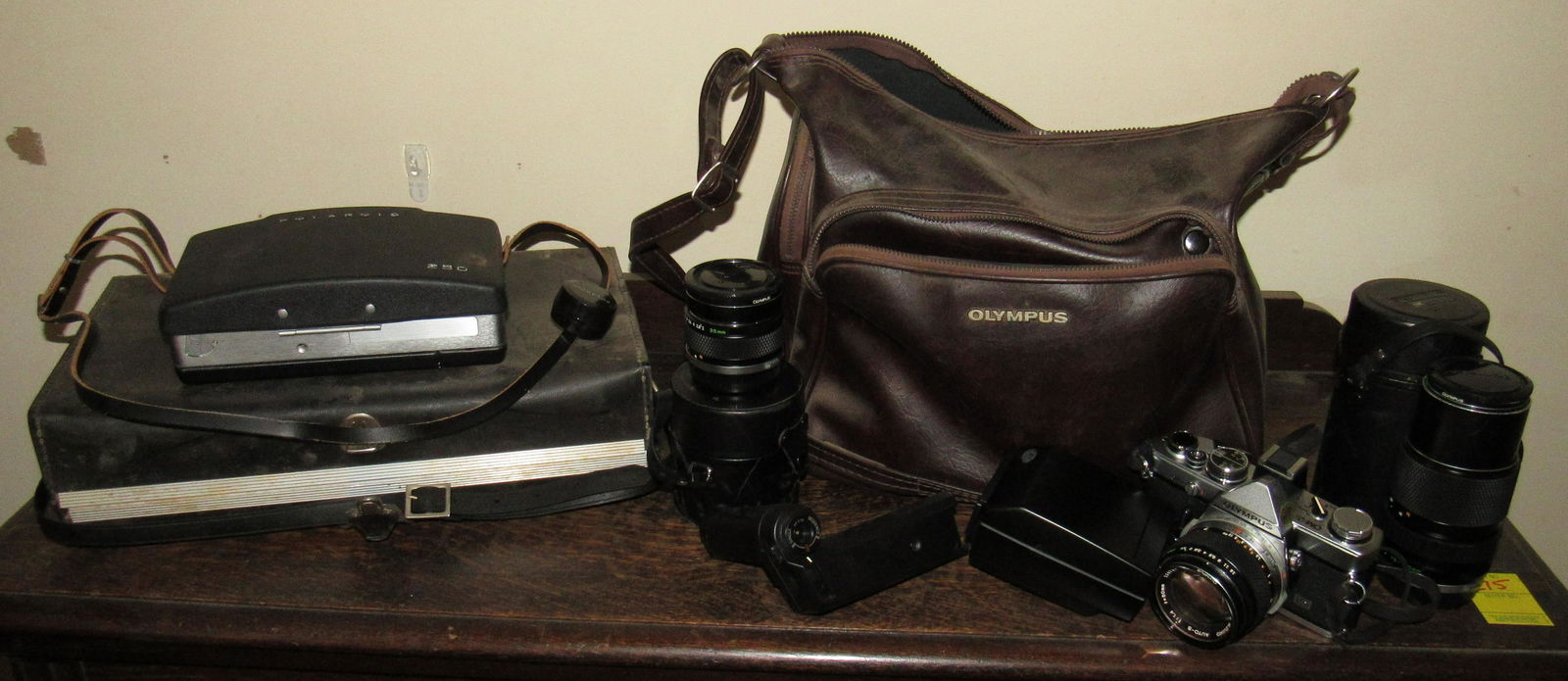 Olympus OM-2 Camera Lense & Polaroid 250 (1 of 5)