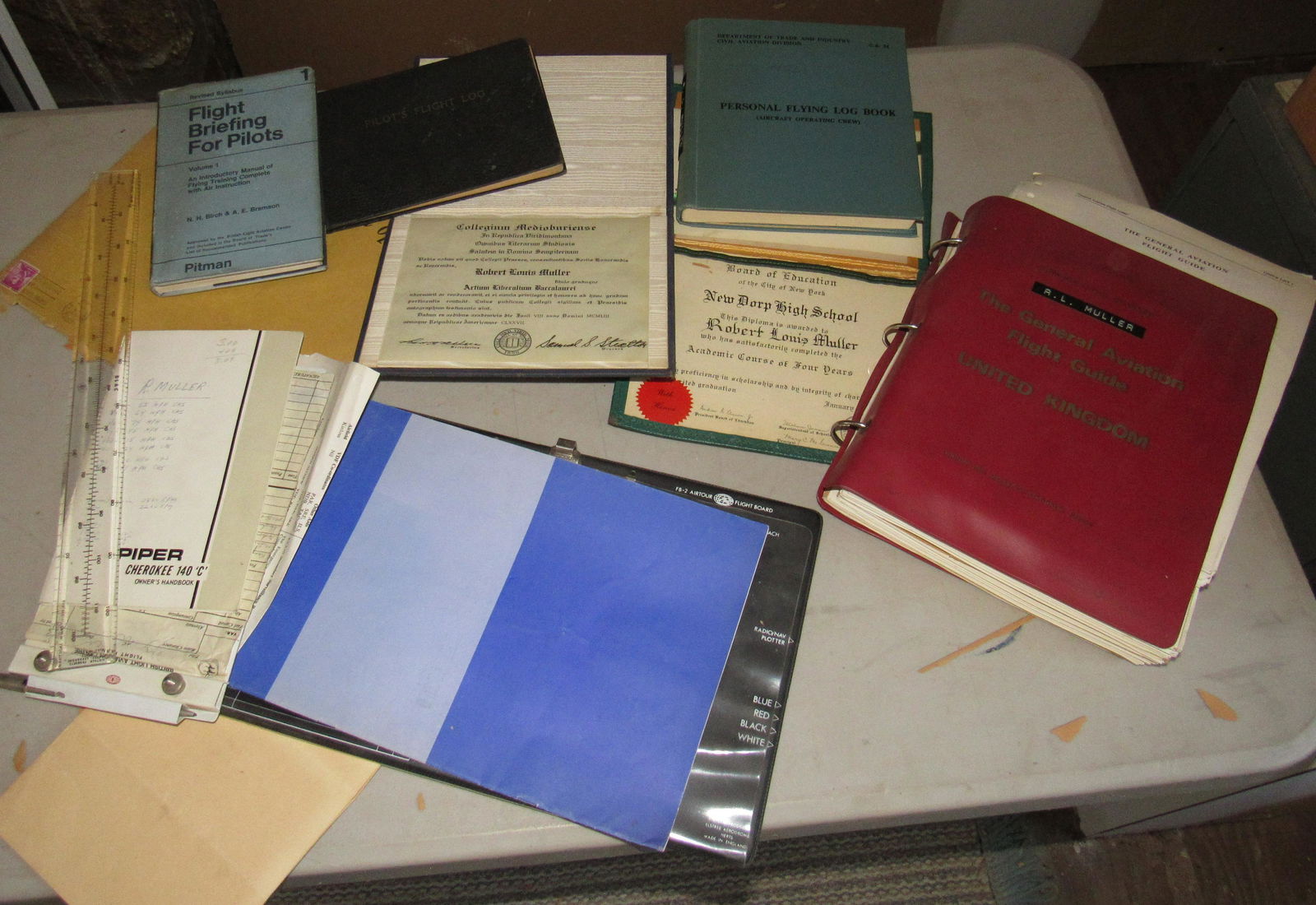 Pilot Log Books Diplomas Misc Ephemora (1 of 4)