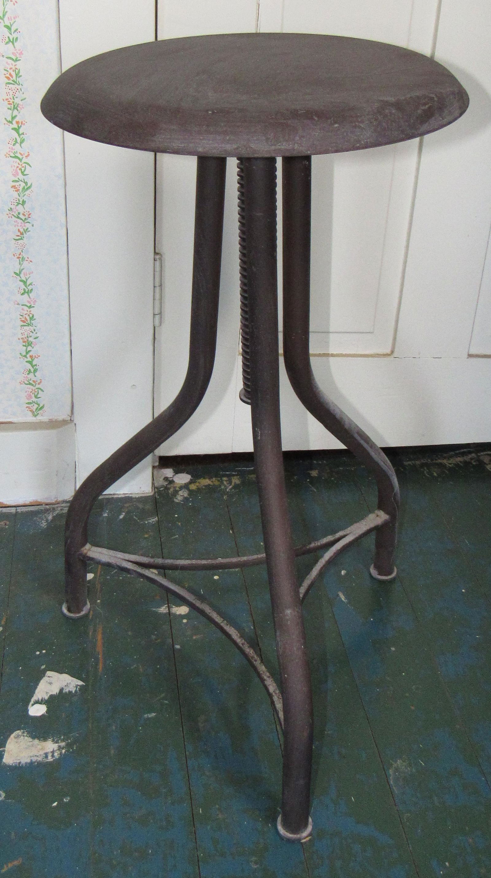 Metal Adjustable Stool (1 of 3)