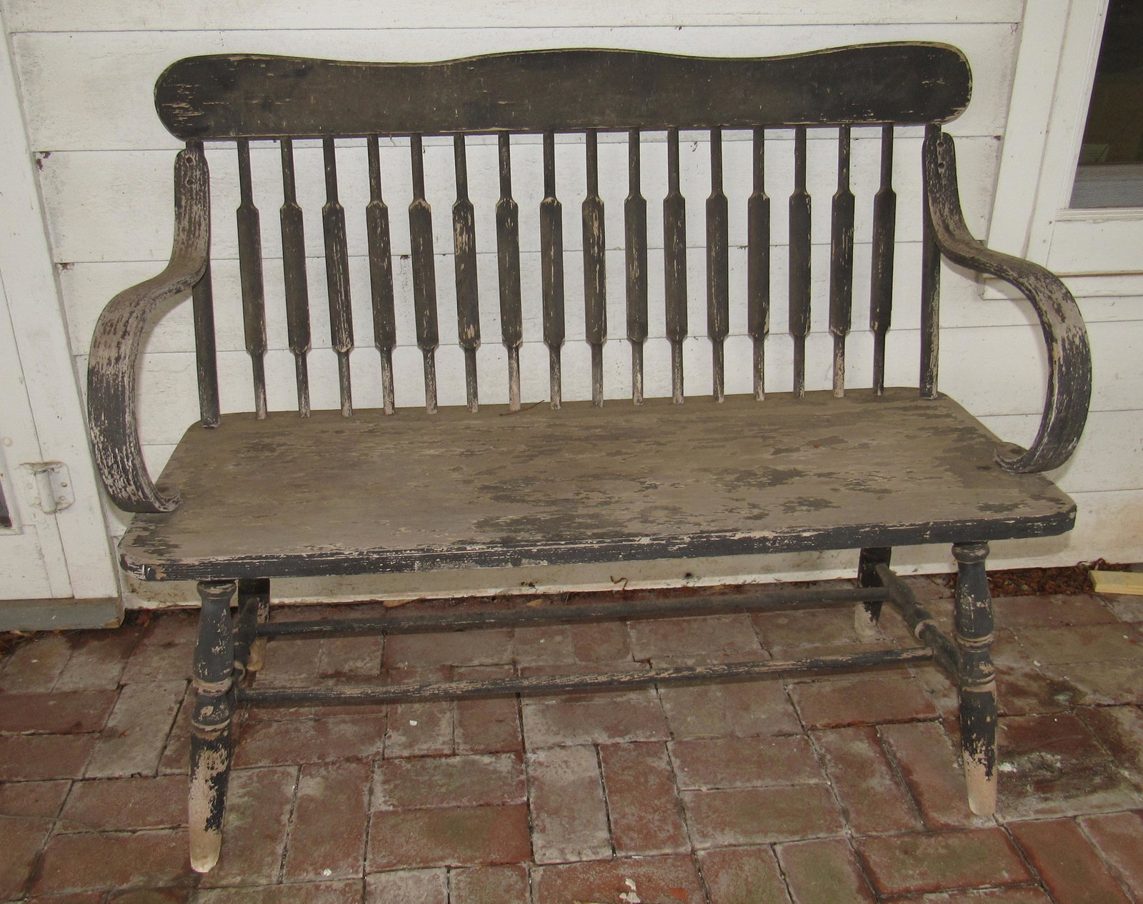 Settee: Approx 21" x 41 1/2" x 36" tall