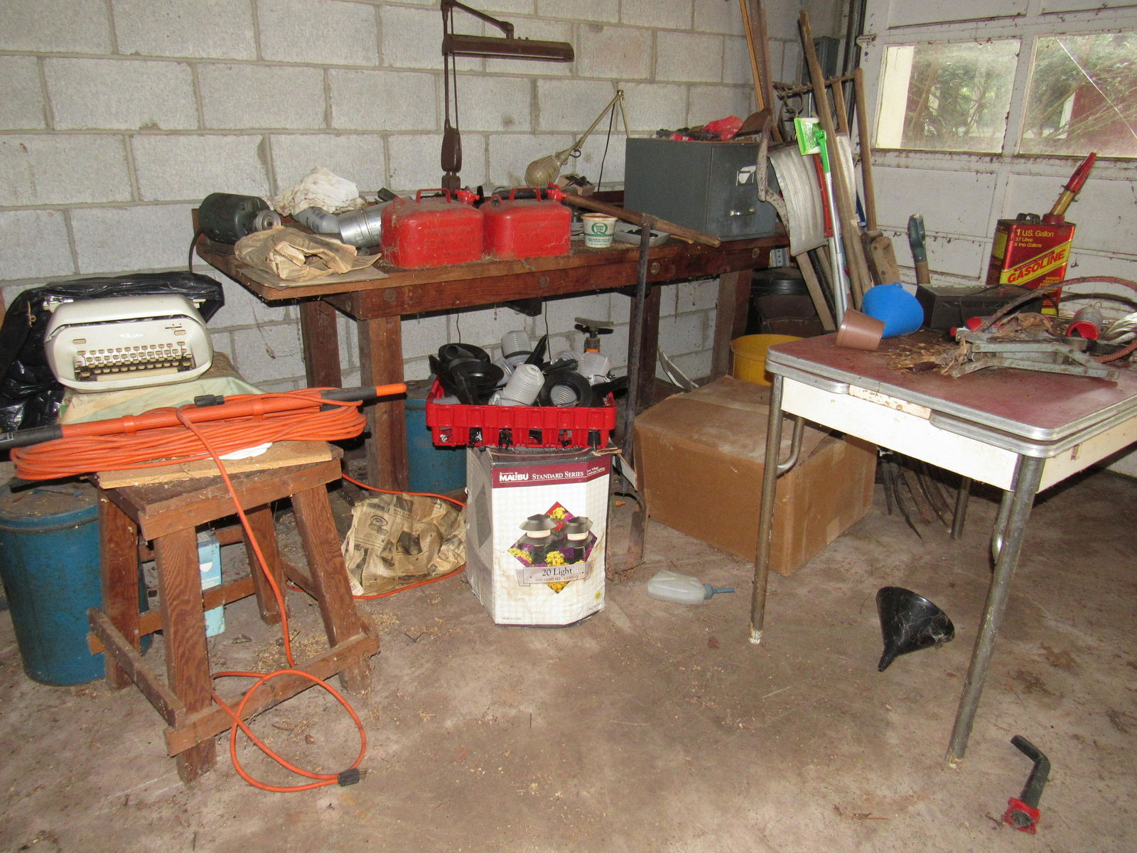 Partial Garage Contents (1 of 8)