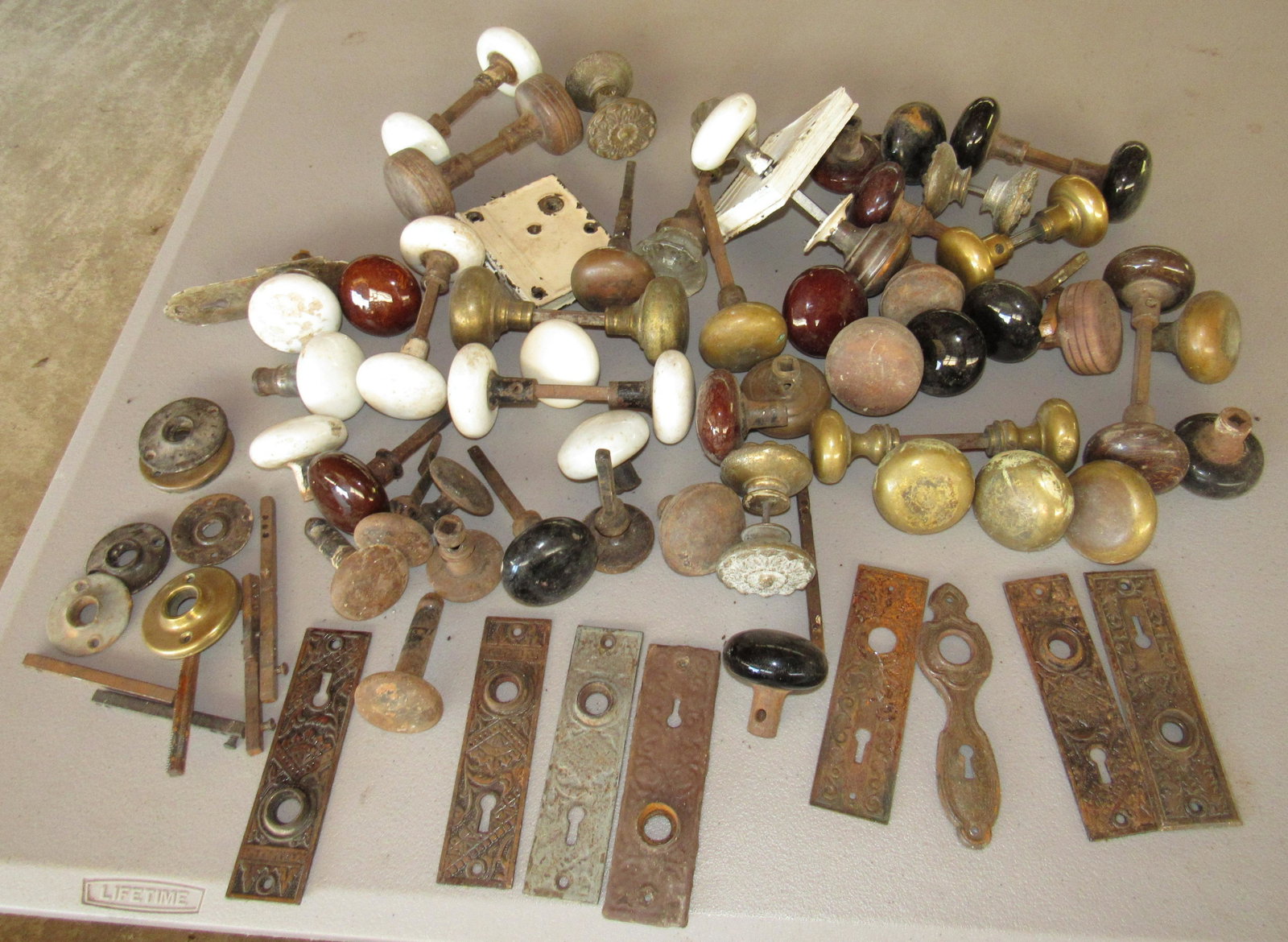 Antique Door Knobs incl. Brass & Glass: Getting all pictured