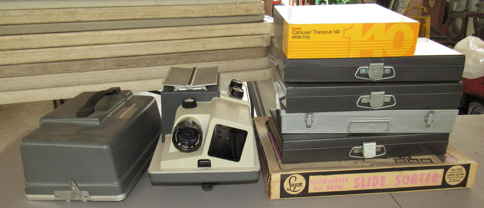 Picture Slides Wollensak 835 Projector: Getting all on table