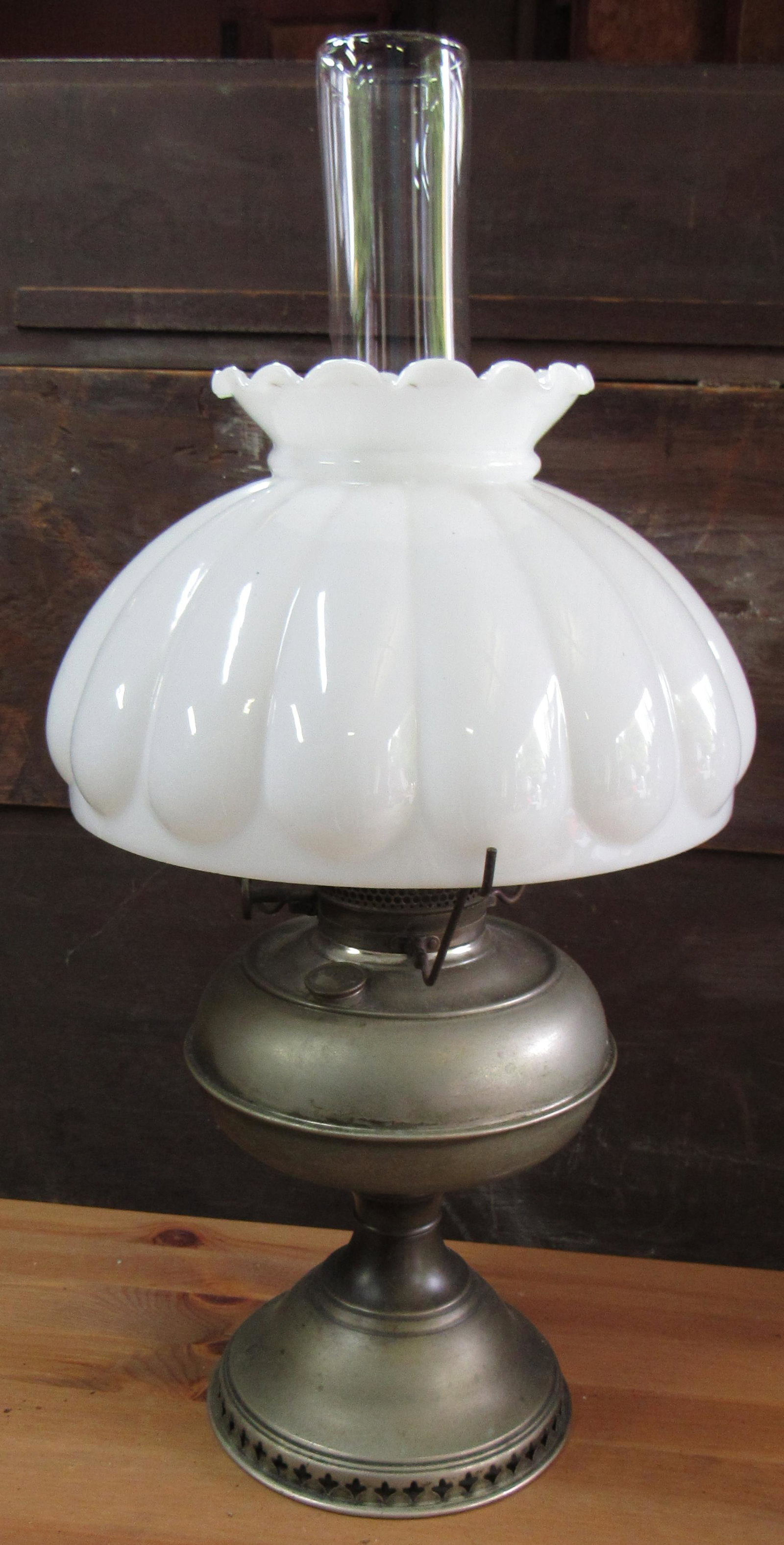 Brass Rayo Lamp: Apprx 22" tall