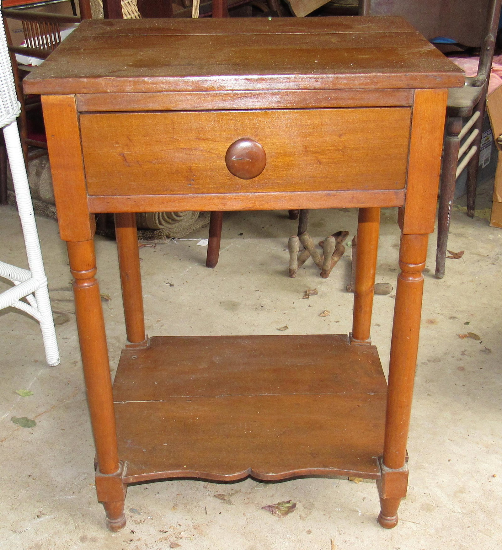 Washstand: Apprx 17" x 21" x 29" tall