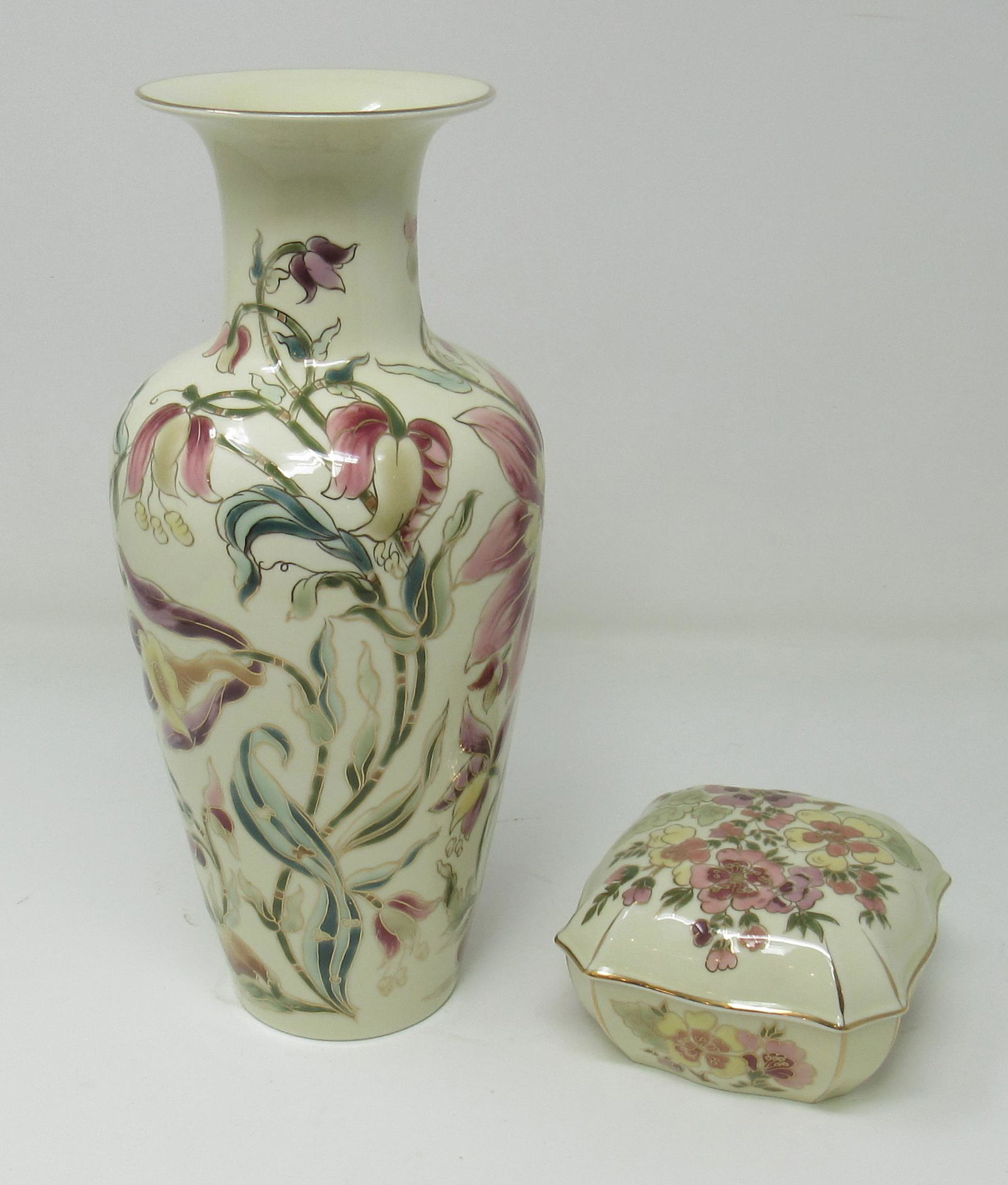Zsolnay Hungary Vase and Jewelry Box: Vase is approx 11" tall