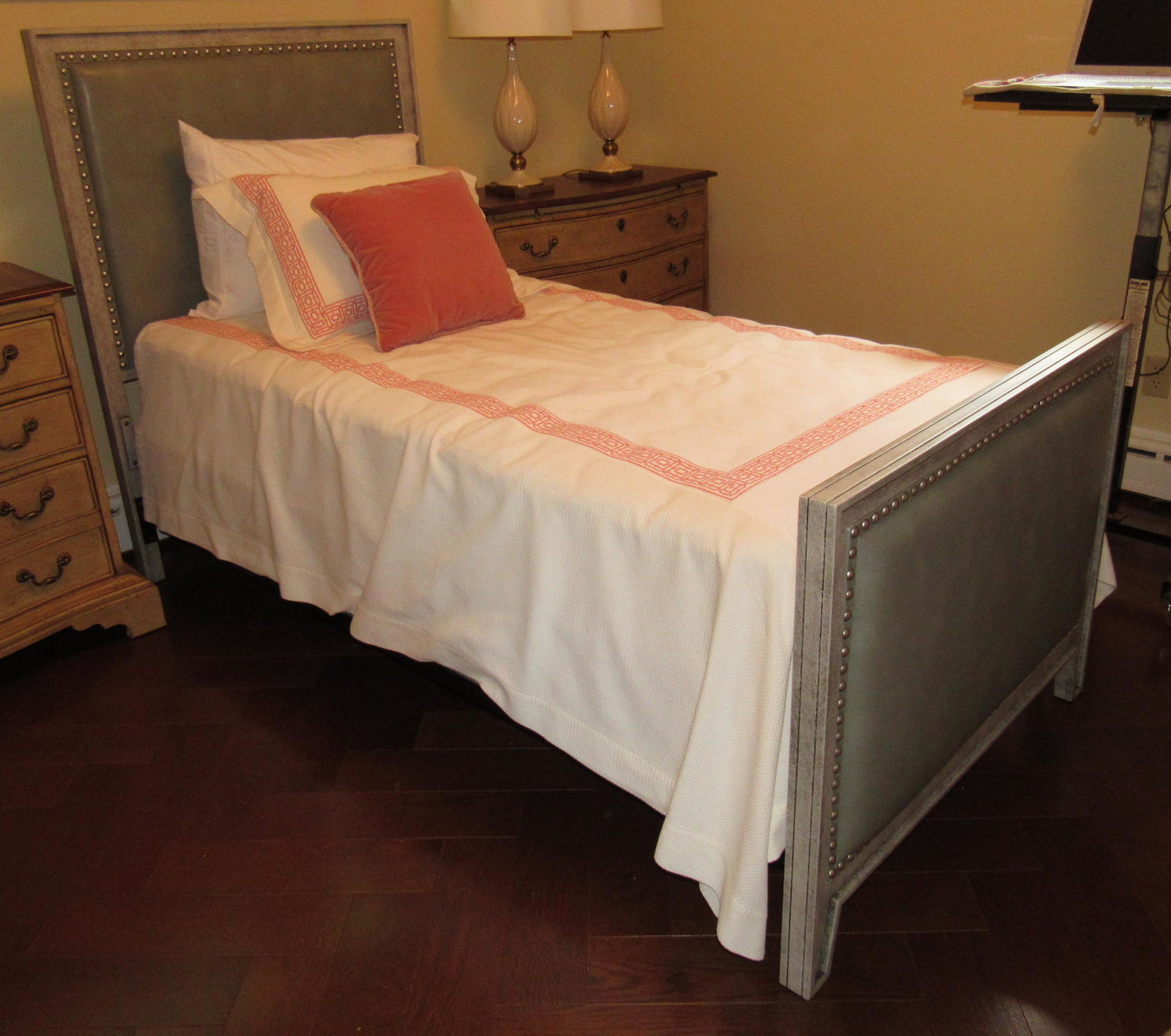 Twin Bed: Includes mattress, box spring, and blanket