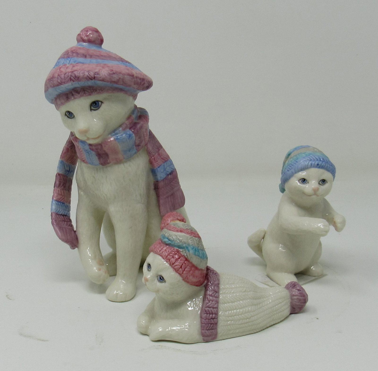 Lenox Bundled Up Kitties: Tallest is apprx 5 3/4" tall
