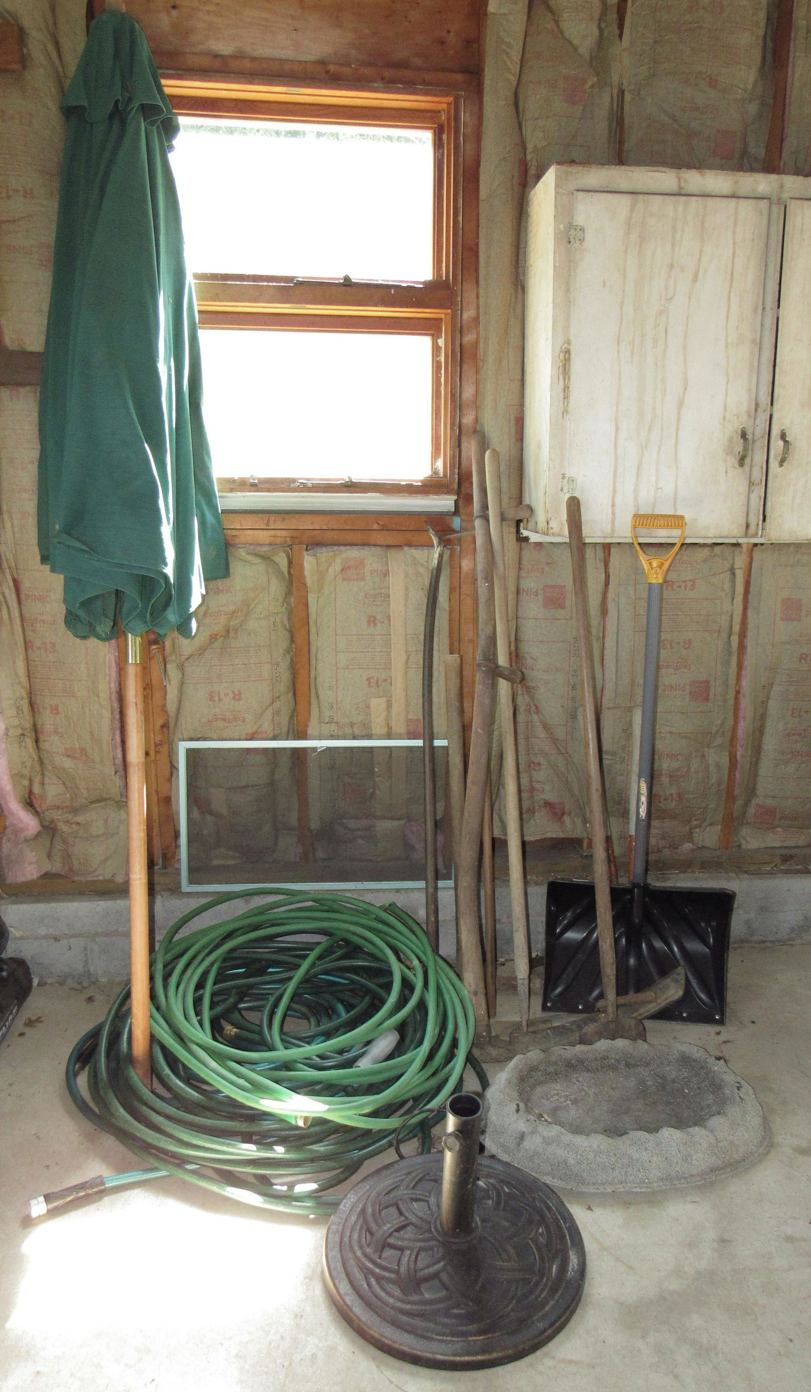 Garden Tools Umbrella Hose & Misc: Getting all pictured