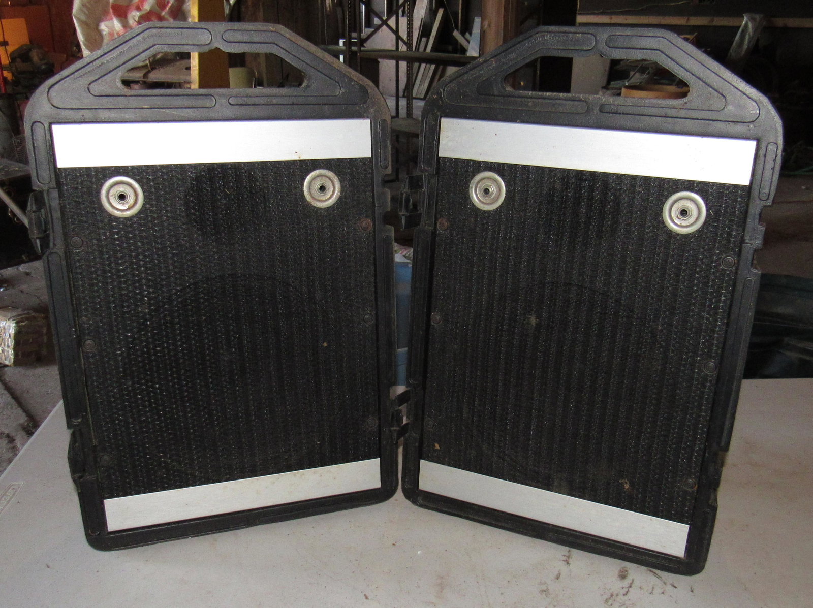 Peavey Speaker: Approx 15 1/2" across ( closed) and 20 1/2" tall