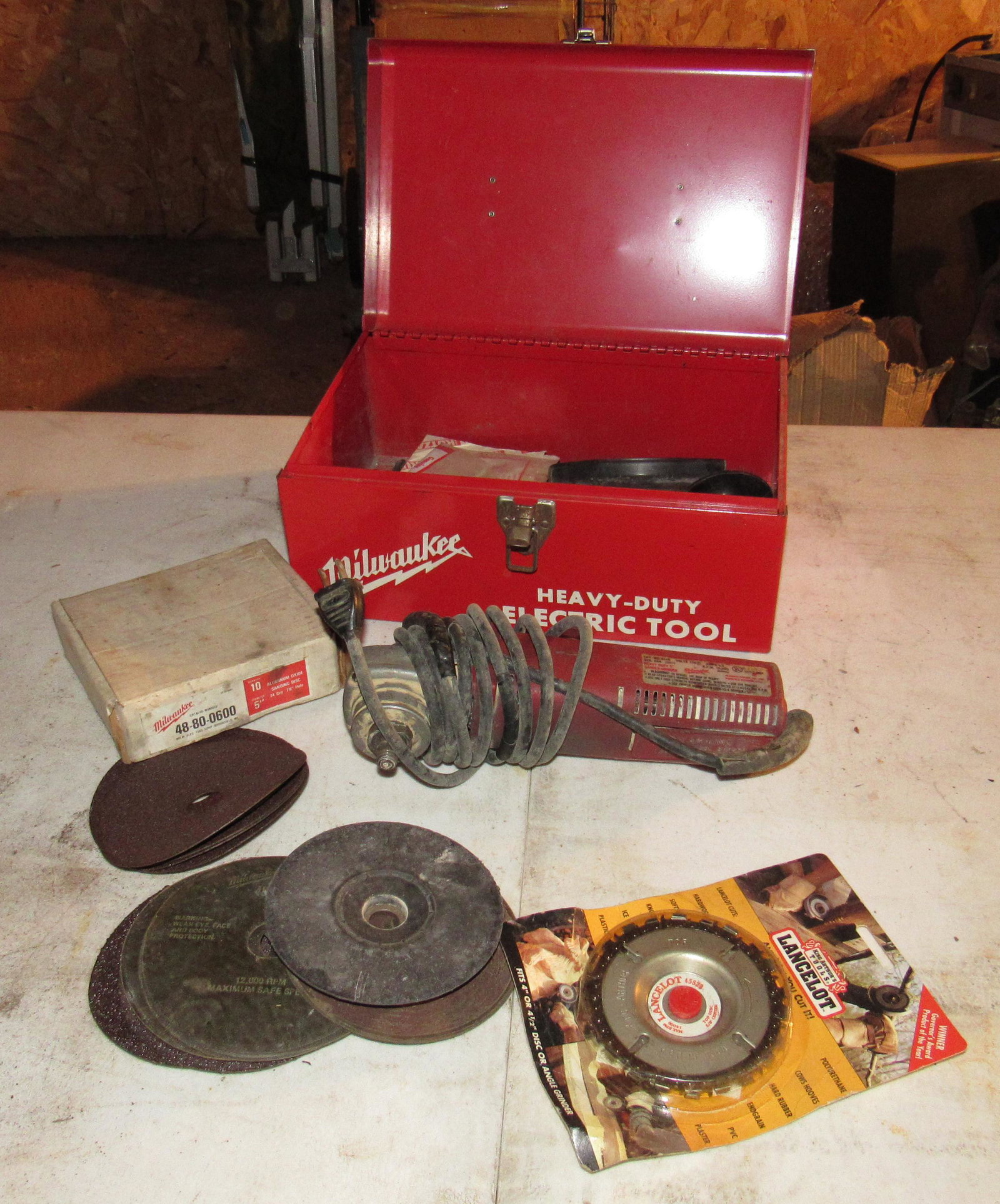 Milwaukee 5" Sander Grinder: Getting all pictured on table
