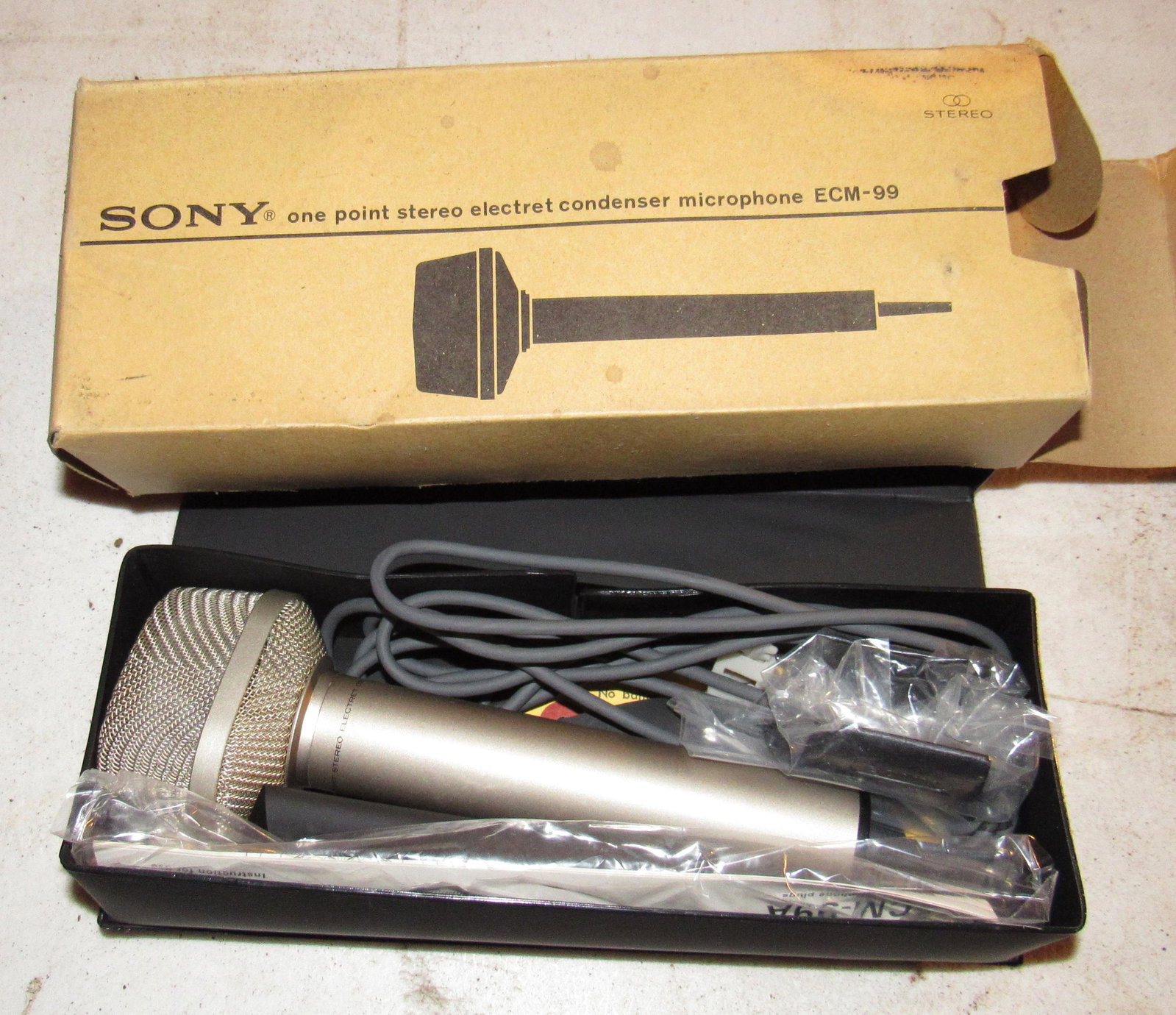 Sony ECM 99 Microphone: Microphone