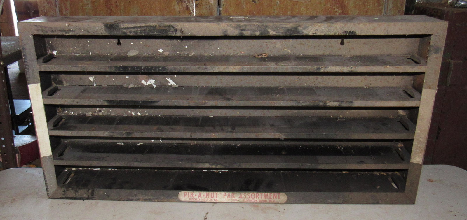 Vintage Pik A Nut Shelf: Approx 4 1/4" x 32 1/4" x 15 3/4" tall