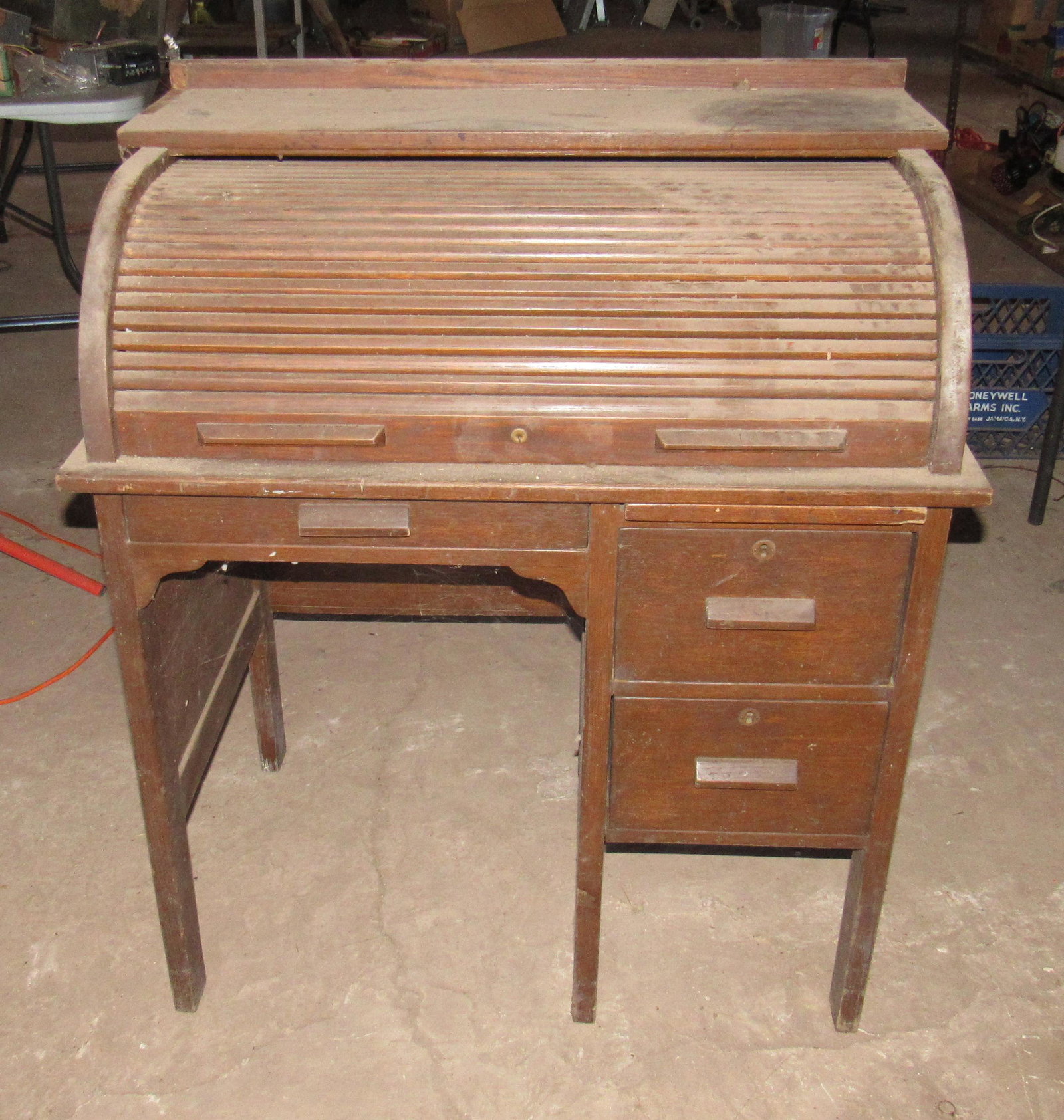Childs Rolltop Desk: Approx 22" x 34" x 40" tall.