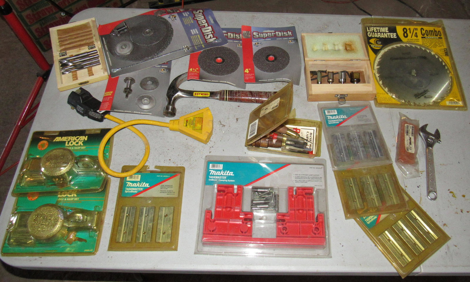 Super Discs American Lock Makita Taskmasters: Getting all pictured on table