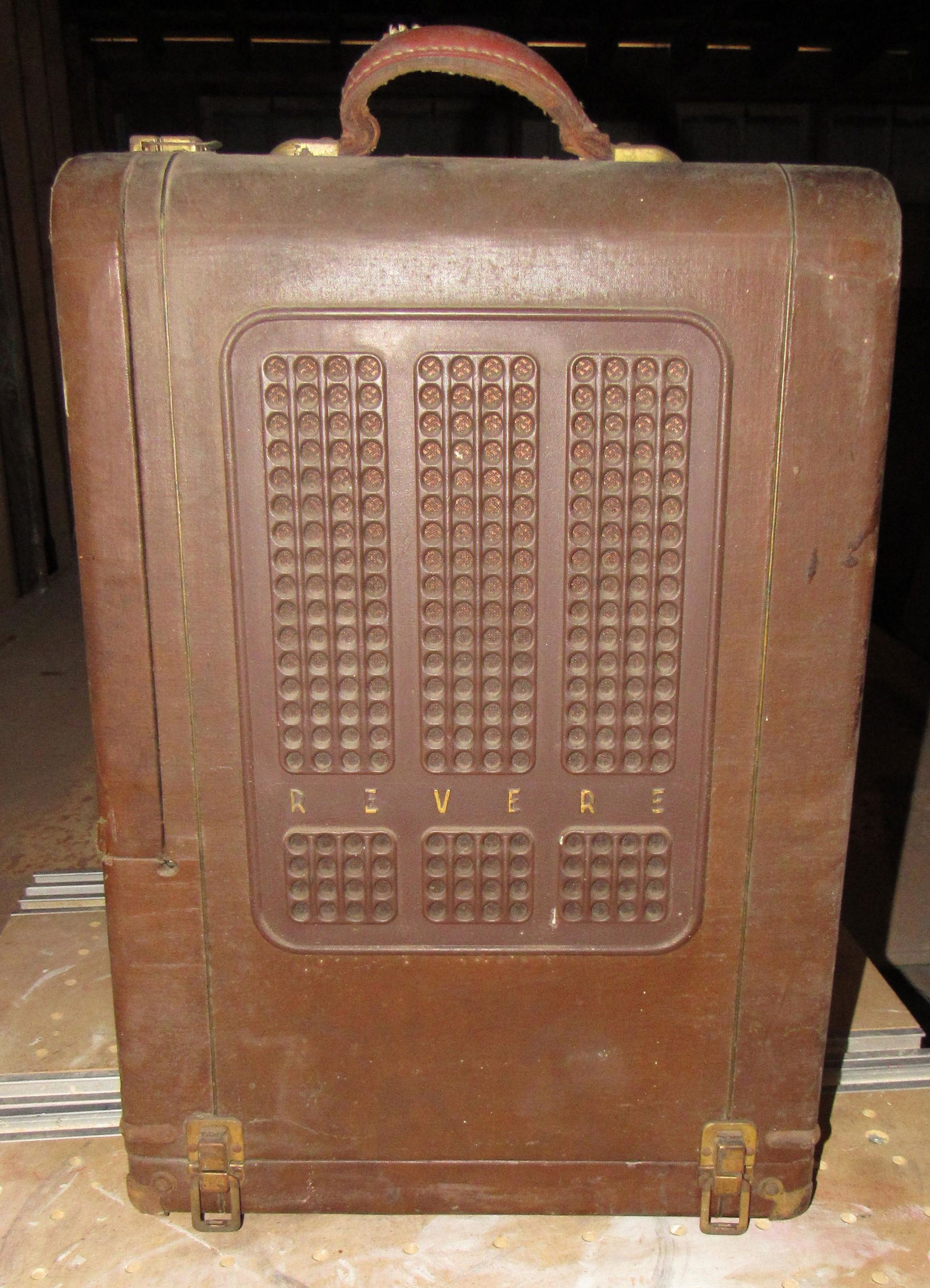 Revere Model S-16 Projector: with case