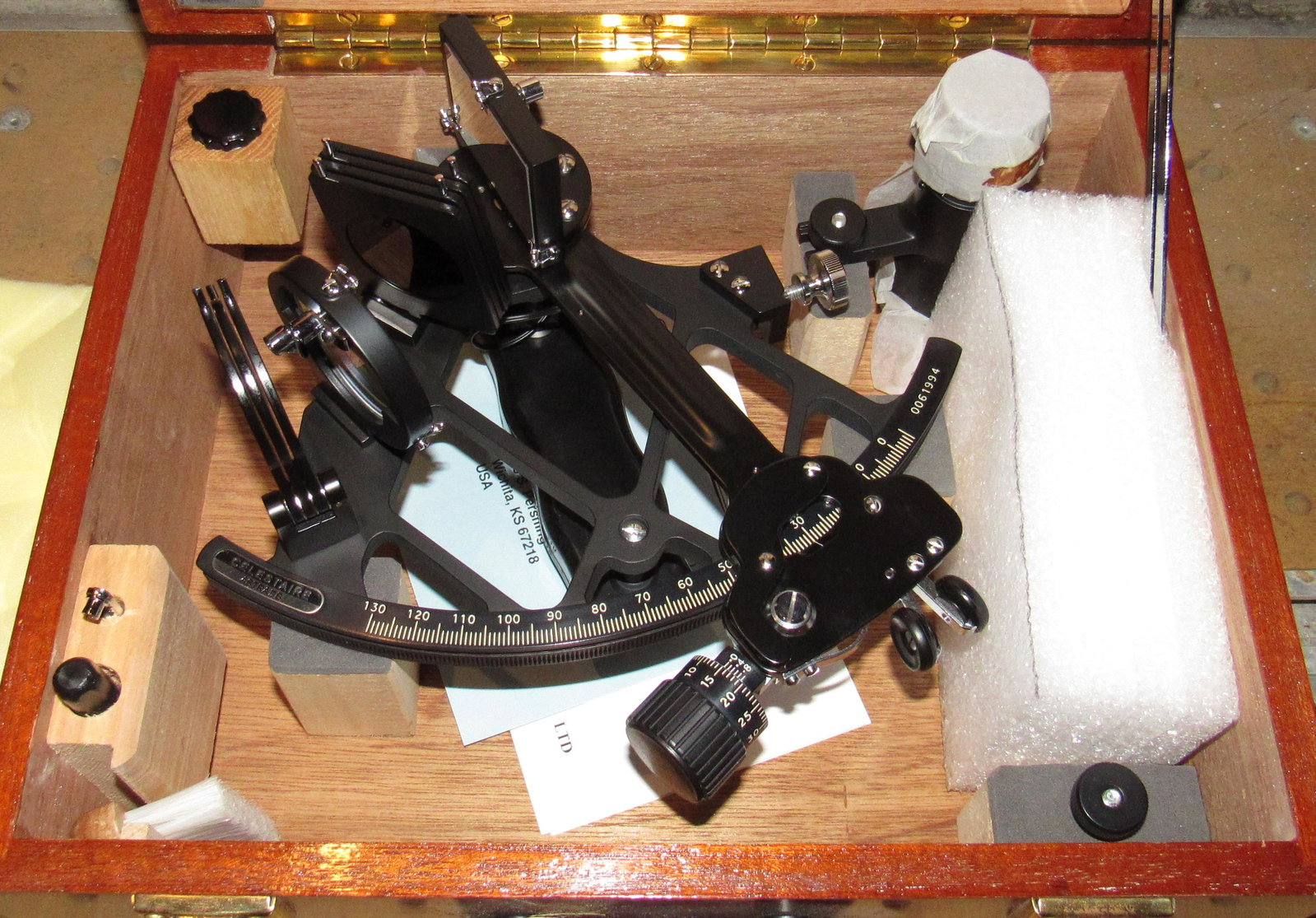 Celestaire Astra III B Marine Sextant: Comes with all pictured. Do not think it was ever used.