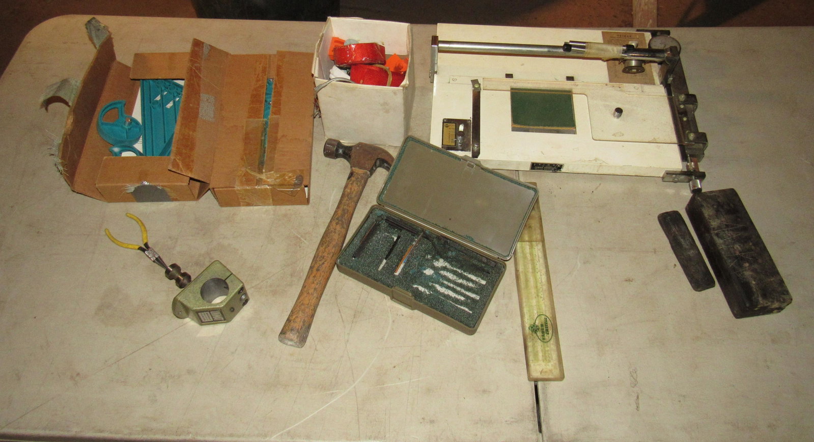 Makita Taskmaster Accessories Trimak Misc Tools: Getting all pictured on table.