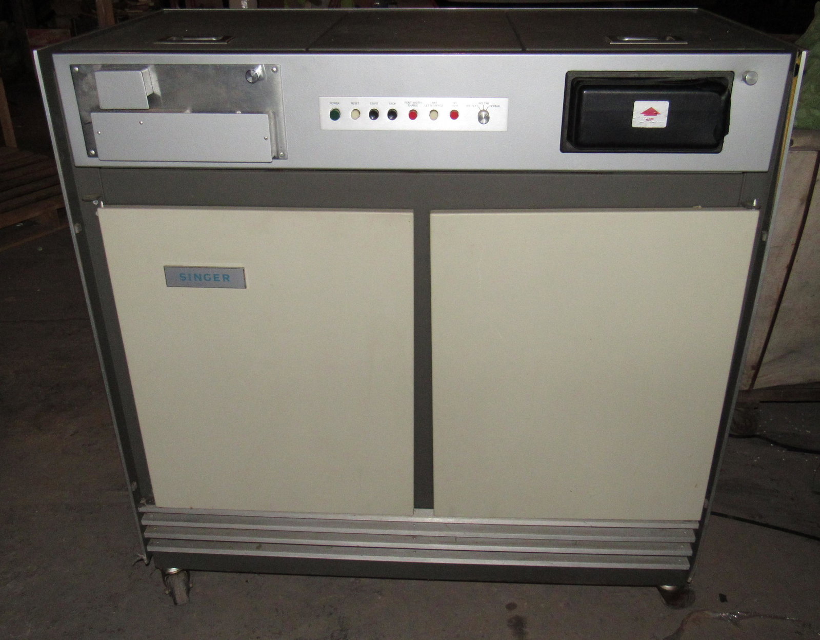 Singer Machine For Parts Repair or Scrap: Singer