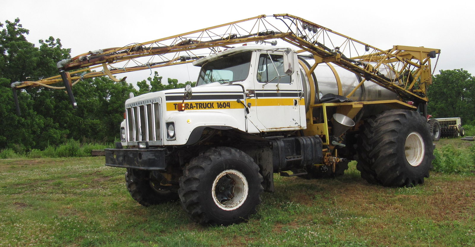 1984 Ag Chem Terra 1604 Sprayer Truck: 65' booms, 3208 Cat Motor, New Pump, New Front Tires, Back tires 20% , 1600 gallon stainless steel tank, 50 gallon foam tank. Owner says It is a great sprayer, Was just used this spring for burn down