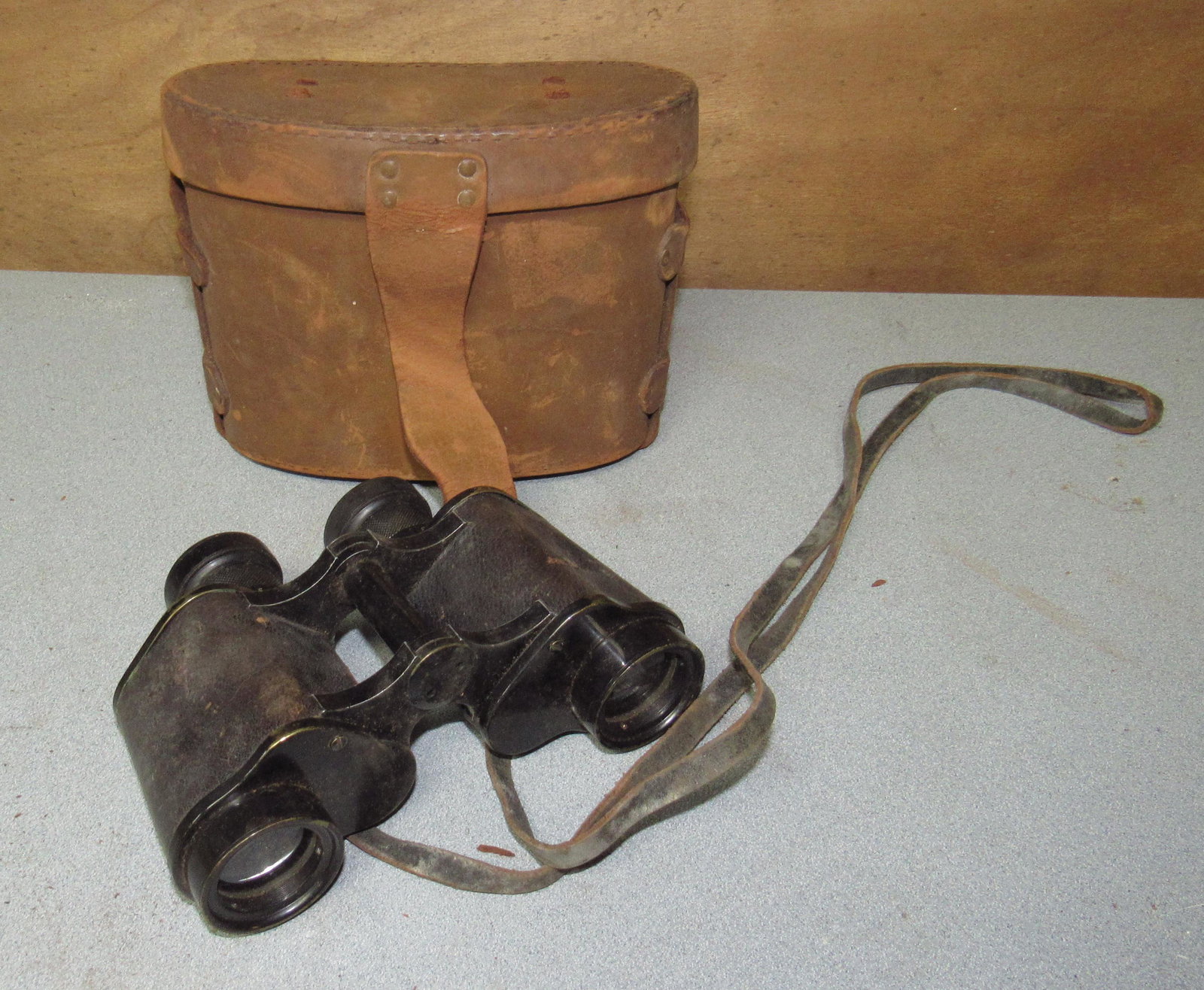 Gundlach 6x30 Military Binoculars with Case: Binoculars
