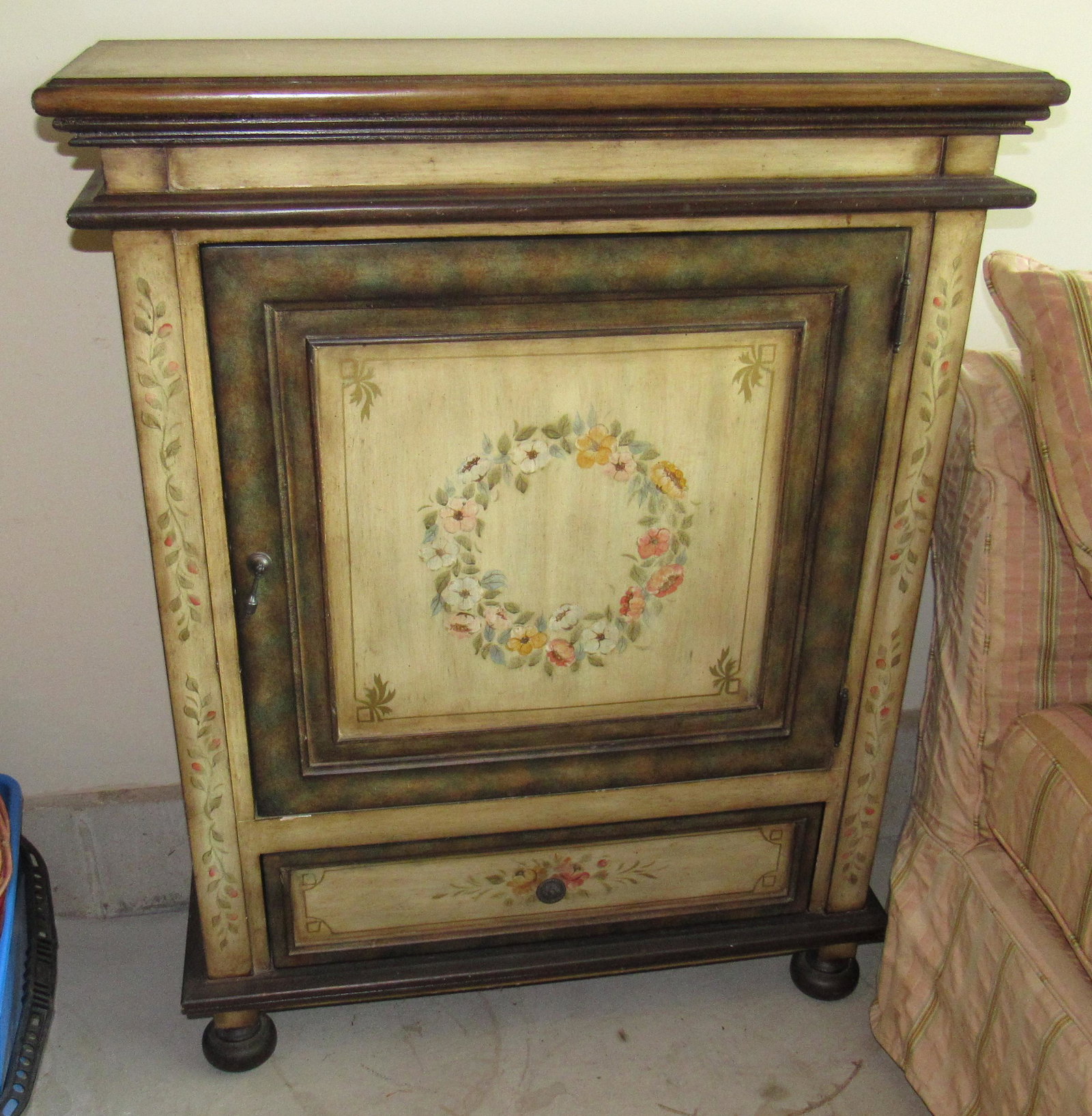 Pulaski Furniture Accent Chest: Approx 13" x 34" x 43 1/2" tall