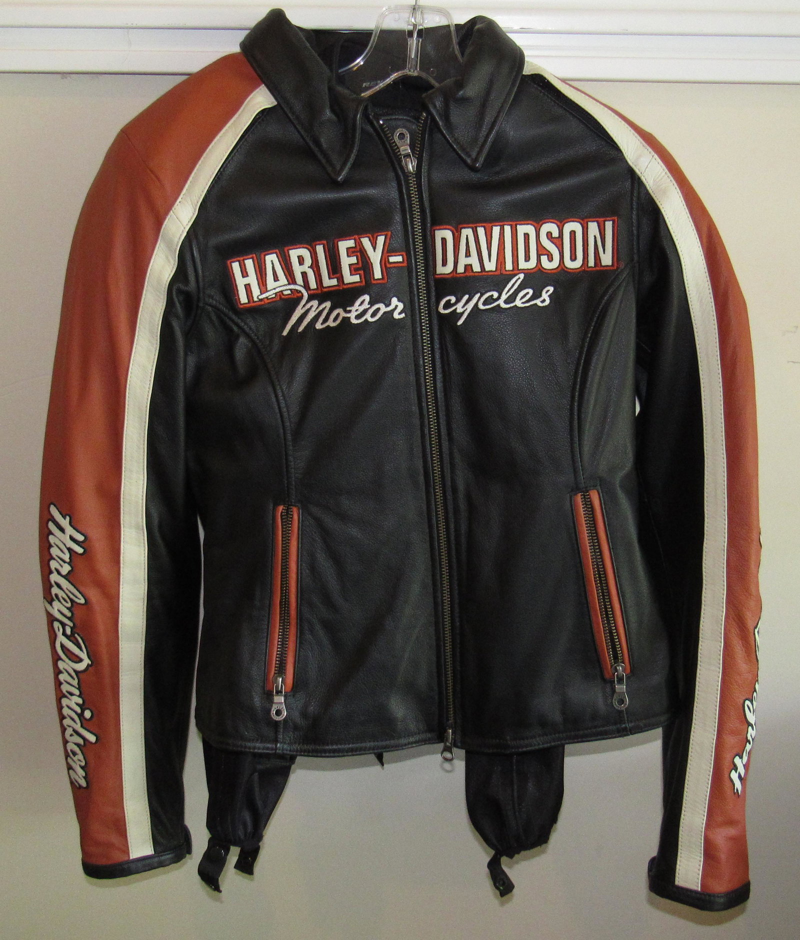 Harley Davidson Leather Motorycle Jacket: Size Small, with Revit Liner