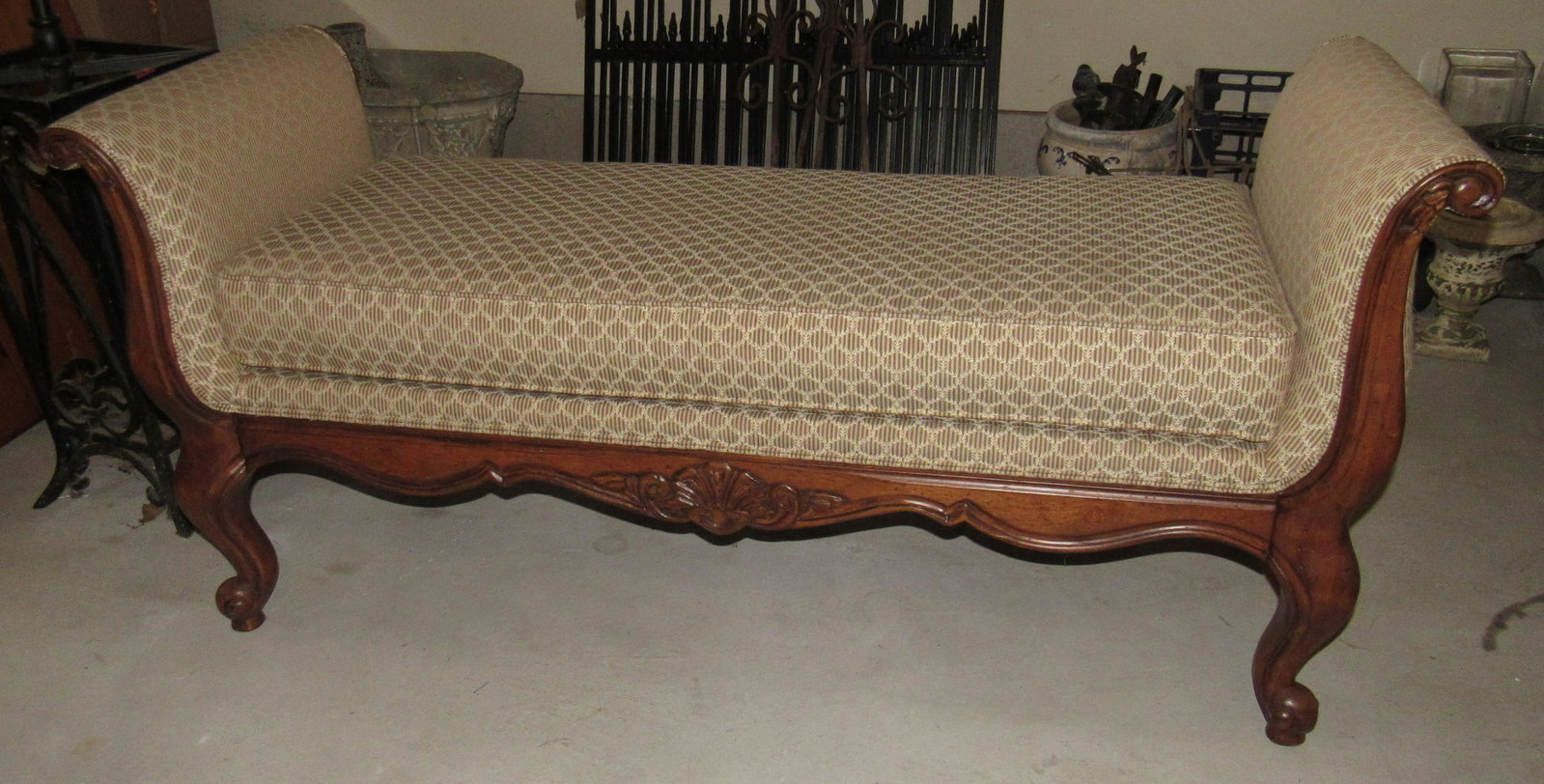 Accent Couch: Apprx 20" x 53" x 25" tall