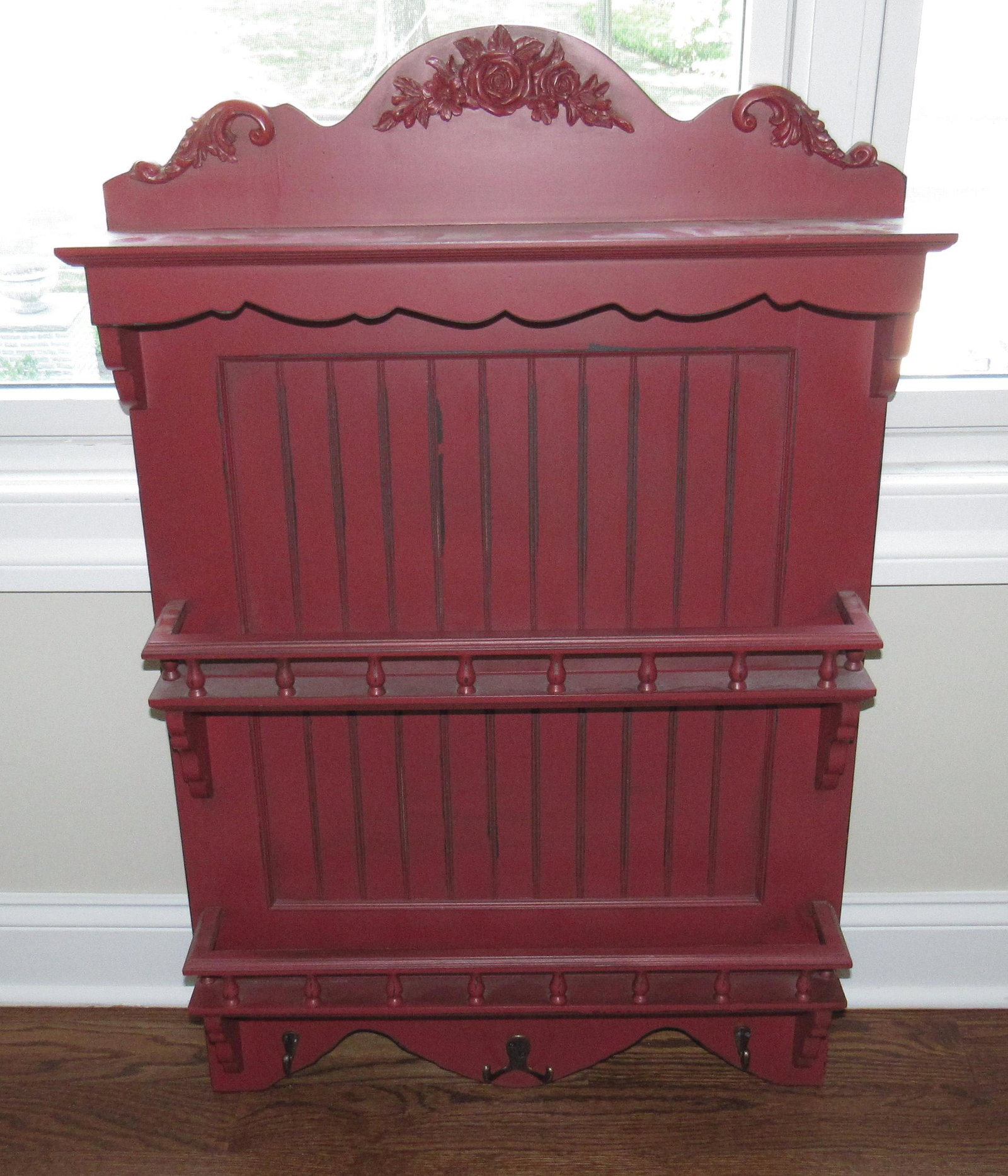 Plate Shelf: Approx 4" x 25" x 39" tall