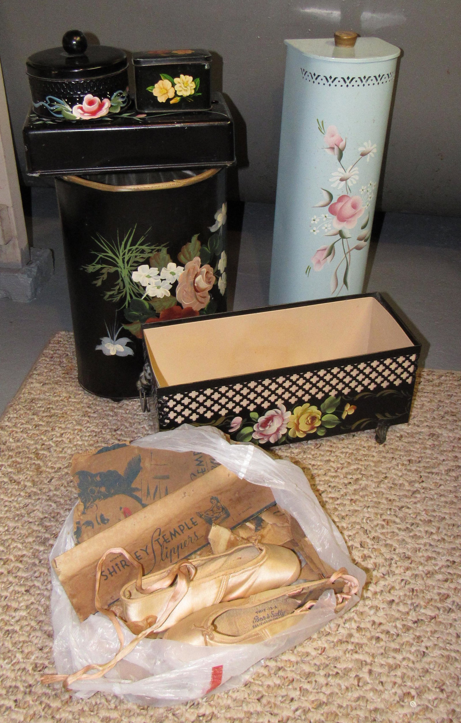 Vintage Toleware & Shirley Temple Slippers: Getting all pictured
