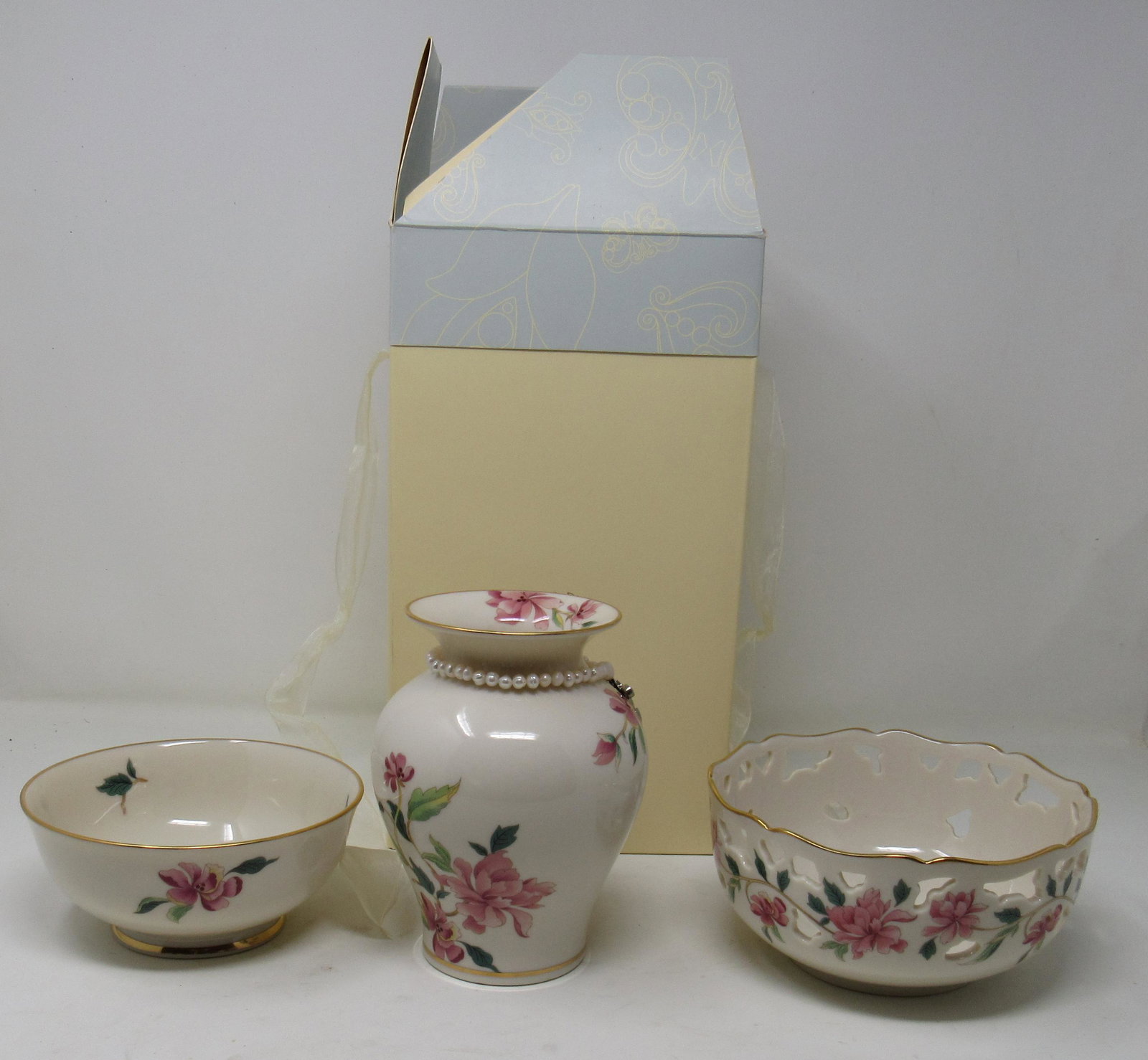 Lenox Barrington Collection Bowls and Vase: Vase is apprx 6" tall and 4" in diameter