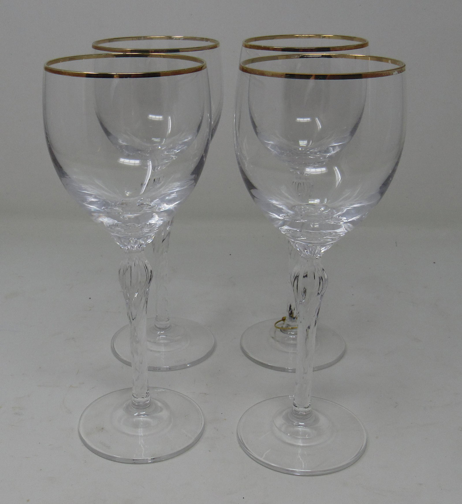4 Lenox Wine Glasses: Apprx 3" in diameter and 7 3/4" tall