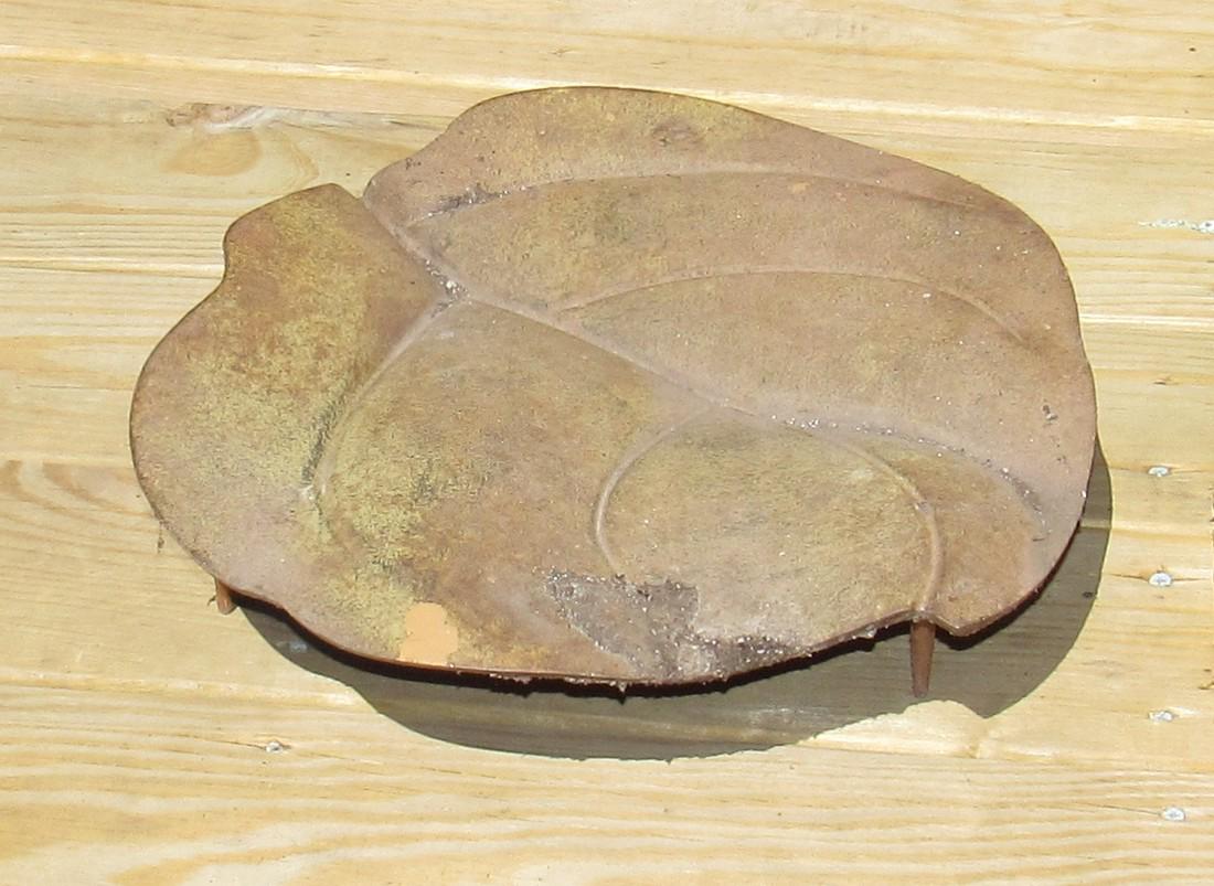 Cast Iron Leaf Yard Decoration: Approx 16" x 16"