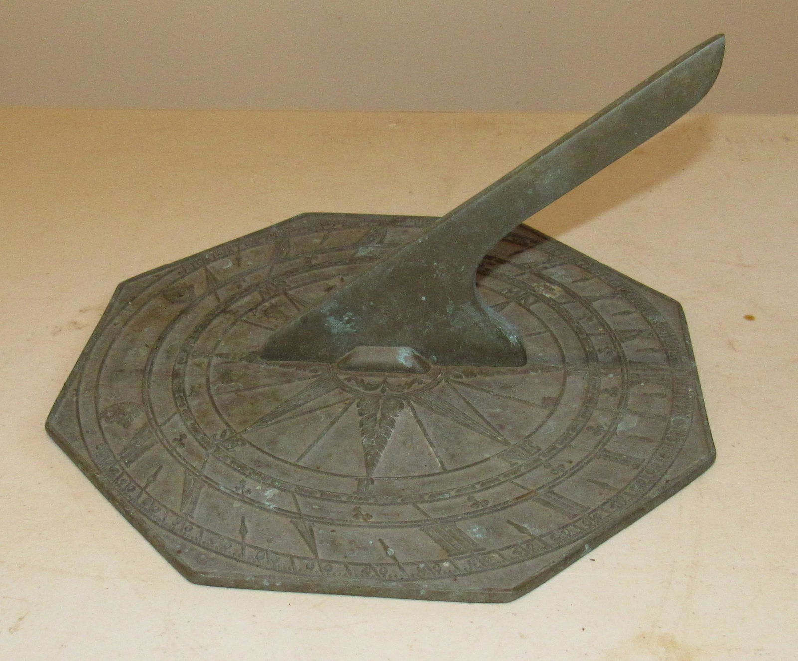 Mount Vernon Brass Sun Dial: Approx 11 1/2" x 11 1/2"