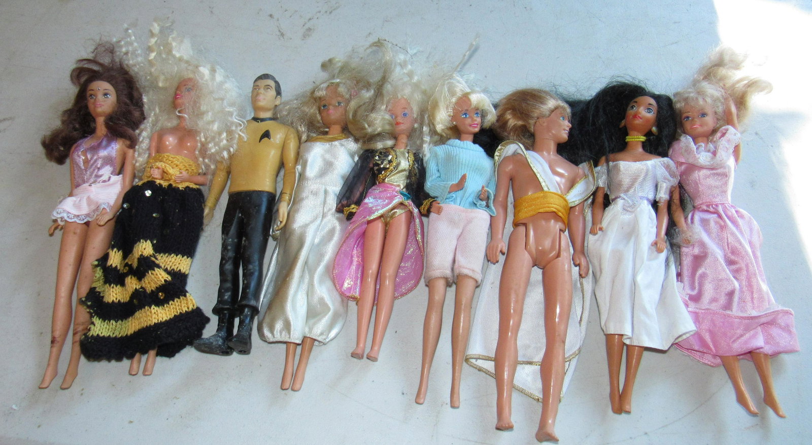 Barbie Star Trek & Misc Dolls: Getting all pictured